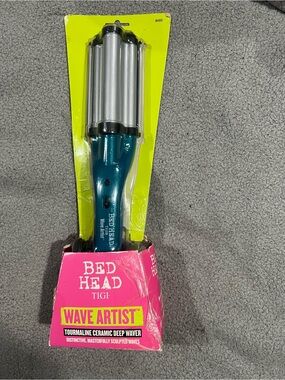 TIGI Bed Head Wave Artist Triple-Barrel Waver in Teal and Silver